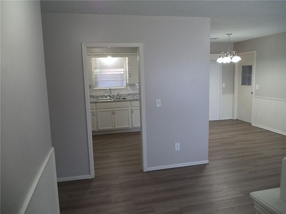 3rd image of 617 Del Haven Dr