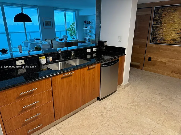 1800 N Bayshore Dr #1609 — Photo 10