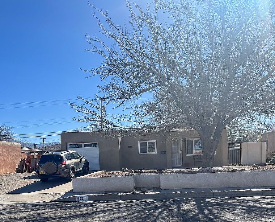1st image of 3224 Ortiz Dr NE
