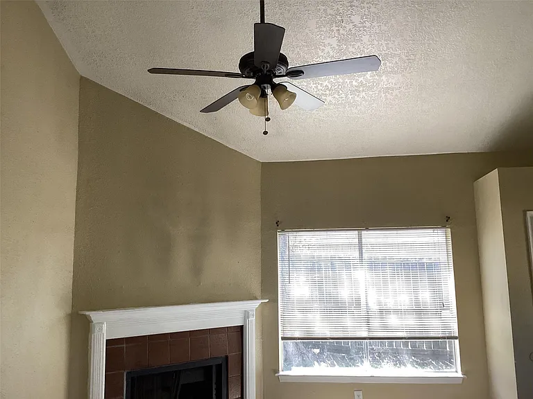 15831 Bazelbriar Ln — Photo 22