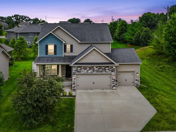 16924 Prairie Dr, Clive, IA 50325