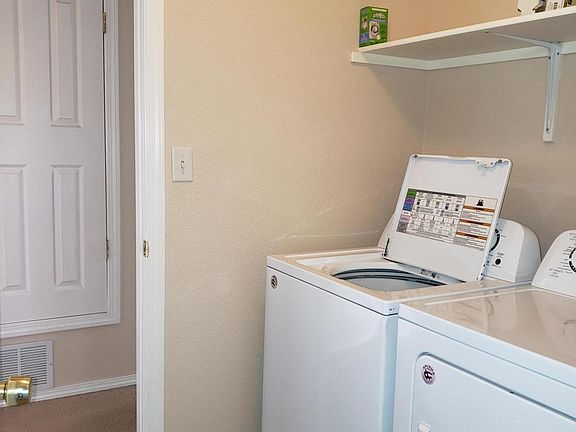 5th image of 431 Goldshire Pl