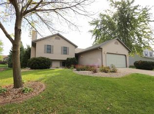 812 Whispering Way, Cottage Grove, WI 53527