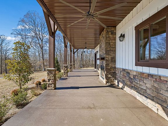 3rd image of 1224 Hangar Dr