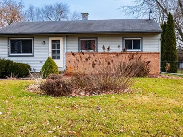 3017 Viking Rd, Lansing, MI 48911