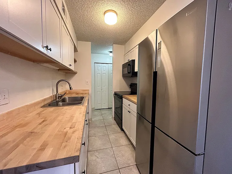140 E Highline Cir #108 — Photo 6