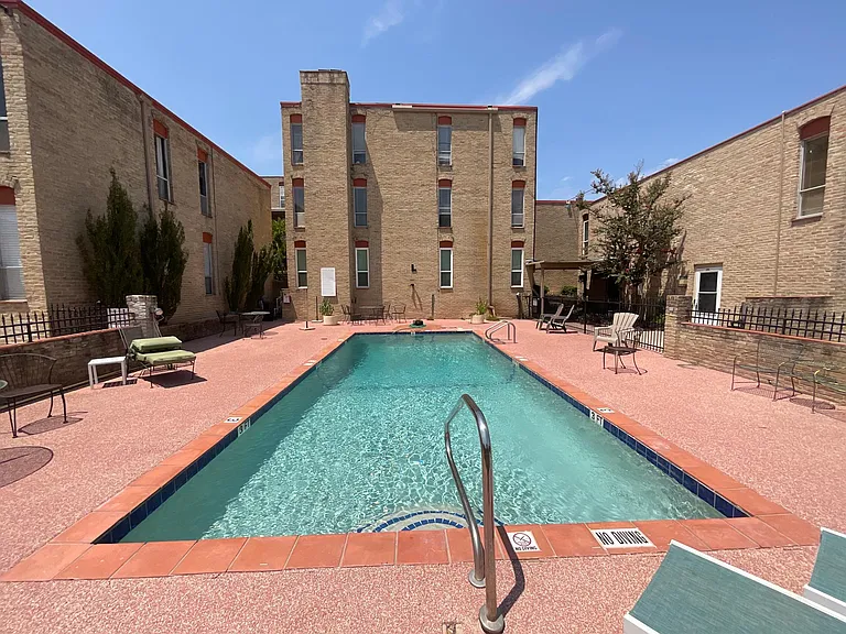 3431 N Hills Dr #121 — Photo 22