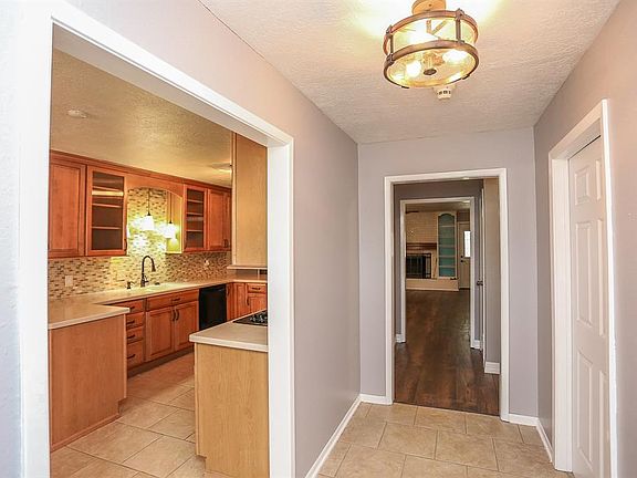 4th image of 4506 Kiowa St