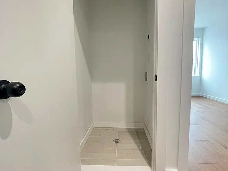 2922 W Glenwood Ave — Photo 10