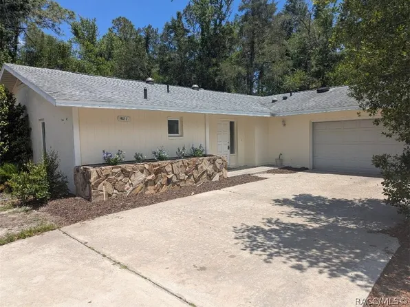 1 Holly Ct, Homosassa, FL 34446