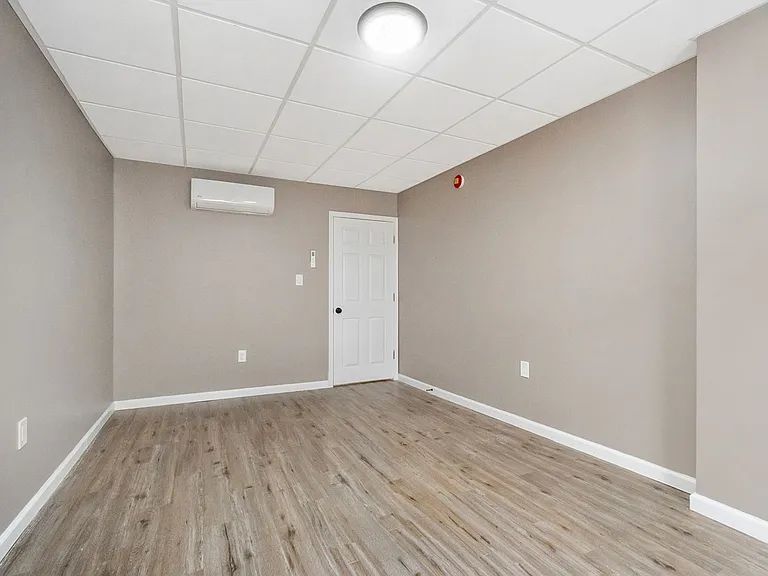 2269 Pennsylvania Ave — Photo 63
