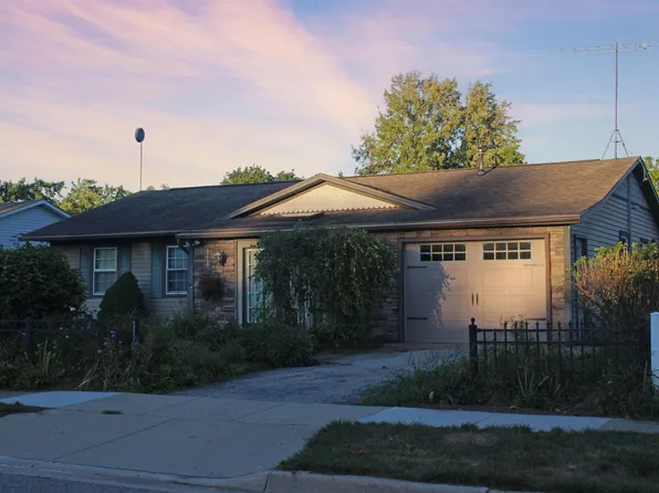 708 Seneca St, Tecumseh, MI 49286