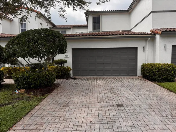 876 Spinnaker Dr W #876, Hollywood, FL 33019