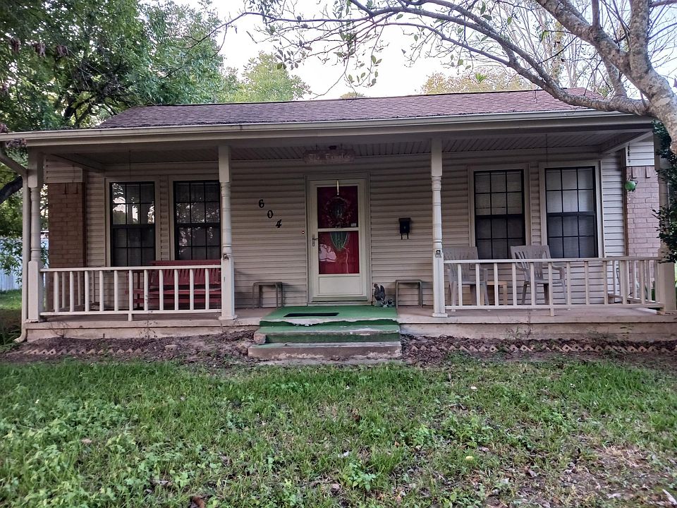 1st image of 604 E Terrell Ave