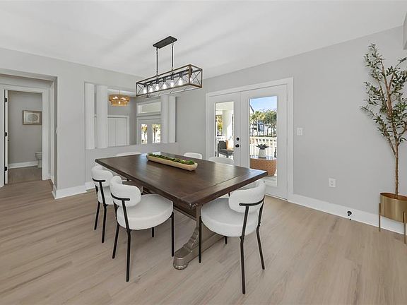 5th image of 6015 Barefoot Ct