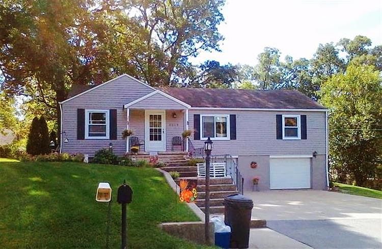 1st image of 8015 W 126th Pl