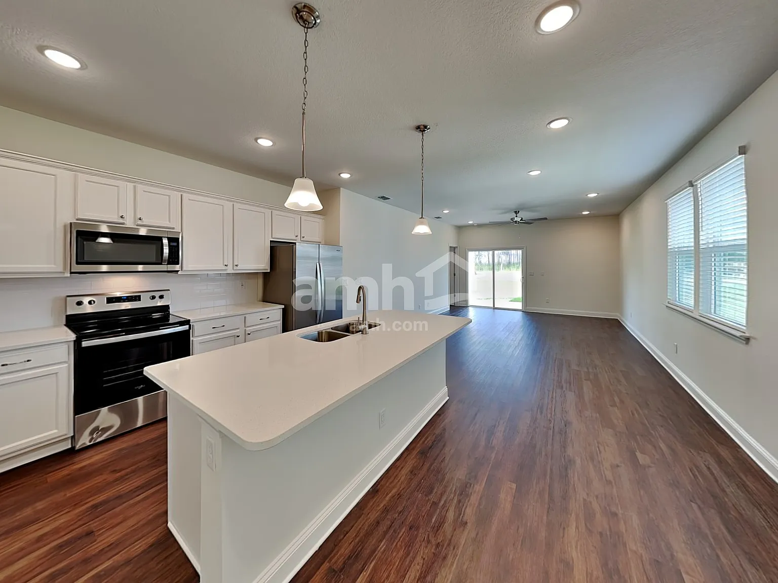3 bed, 2.0 bath, 1588 sqft, $2,475 — Photo 4