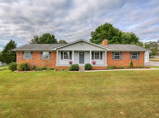7337 Glastonbury Rd, Knoxville, TN 37931