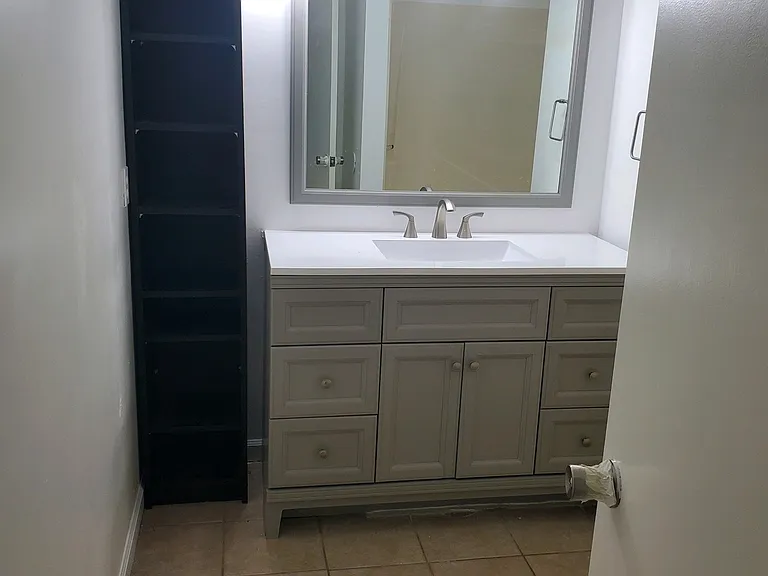 2510 Oak St #A — Photo 5