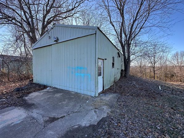 629 S Eagle Street, Norwood, MO 65717