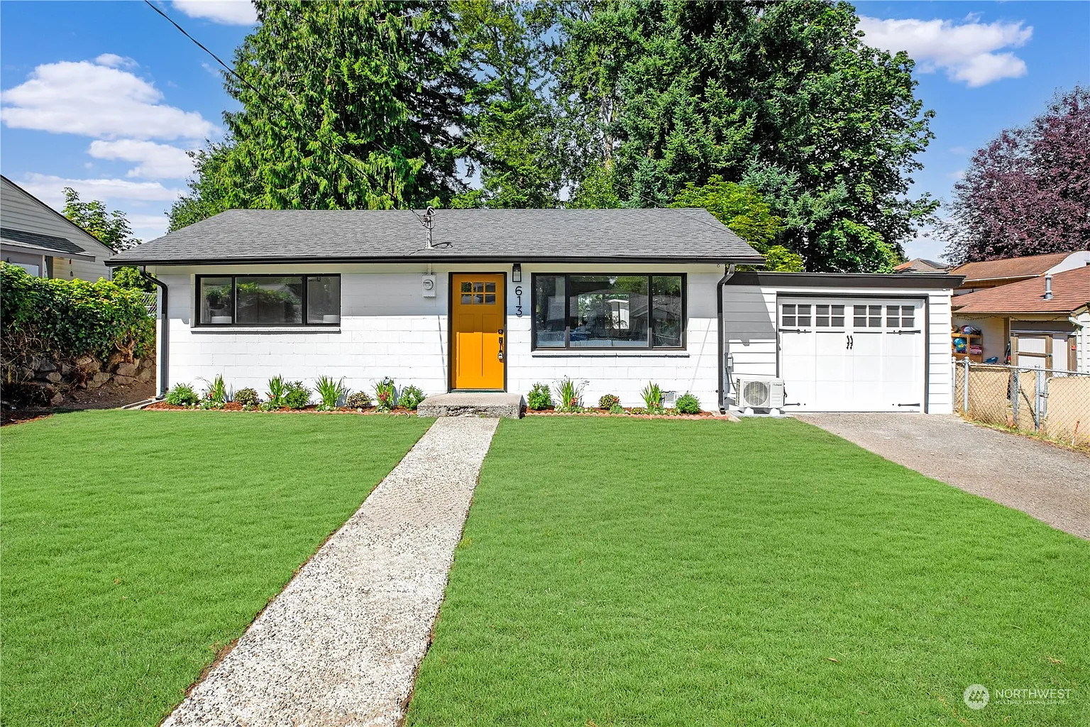613 Tacoma Avenue NE photo 1
