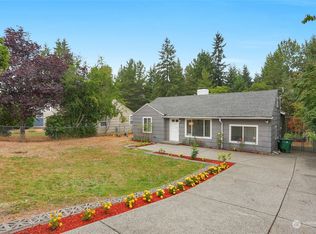 16552 8th Ave NE, Seattle, WA 98155