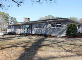 73 Lakeview Dr, Heflin, AL 36264