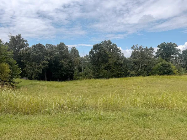 172 Black Horse Dr, Sparta, TN 38583