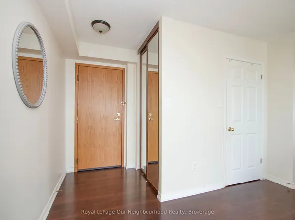 80 Athol St E #702, Oshawa, ON L1H 8B7