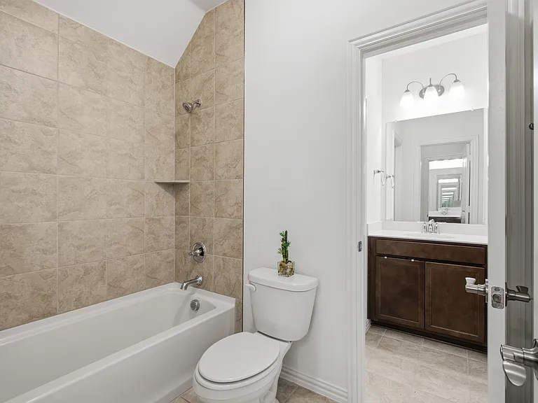 2nd full bathroom - upstairs