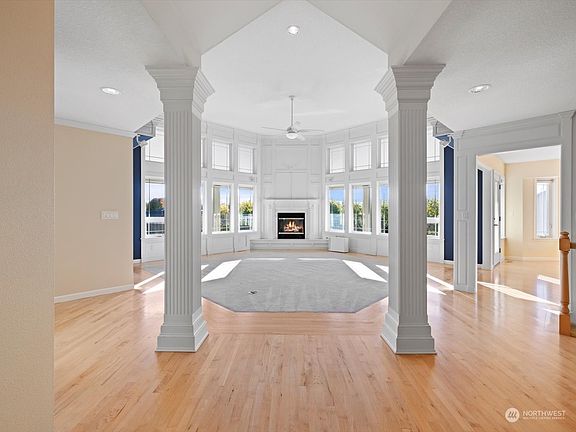 2nd image of 1515 SE Valley View Terrace