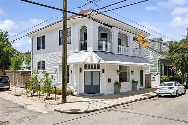 4 bed, 2.5 bath, 2069 sqft, $6,500 — Photo 2