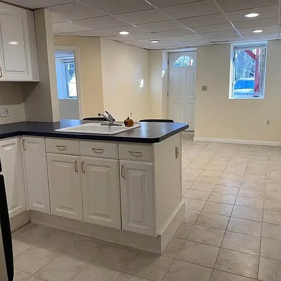 2 bed, 1000 sqft, $2,700 — Photo 2