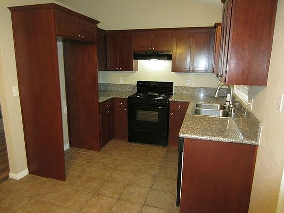 4th image of 11557 Old Field Ave