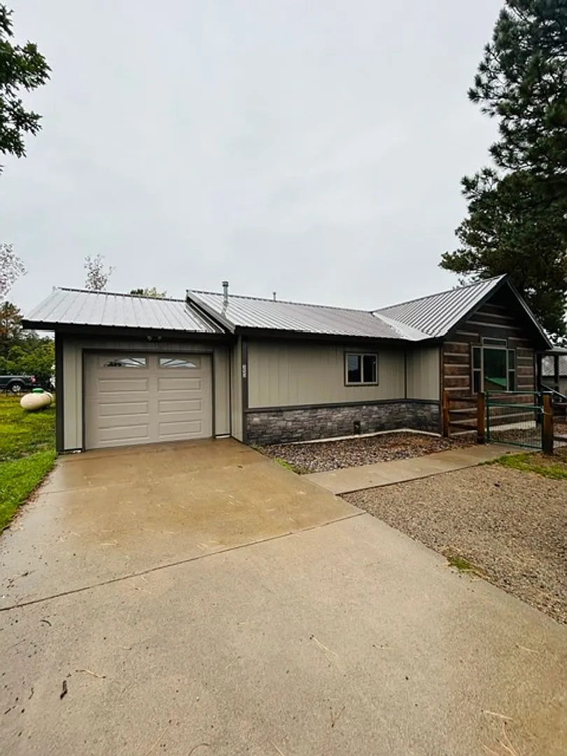3 Bedroom, 2 Bath Home for Rent $2,800/Month Lake Hatcher — Photo 1