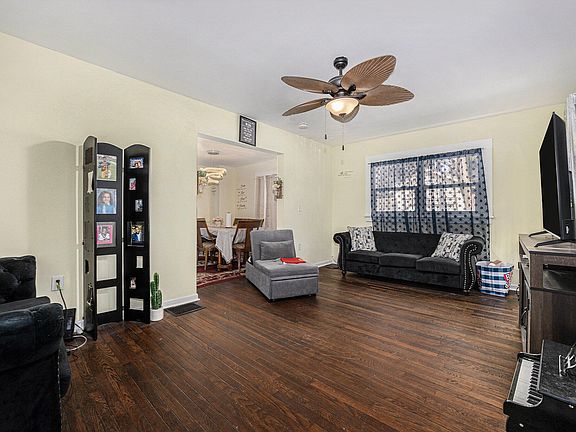 5th image of 1217 Marshall Ave SE