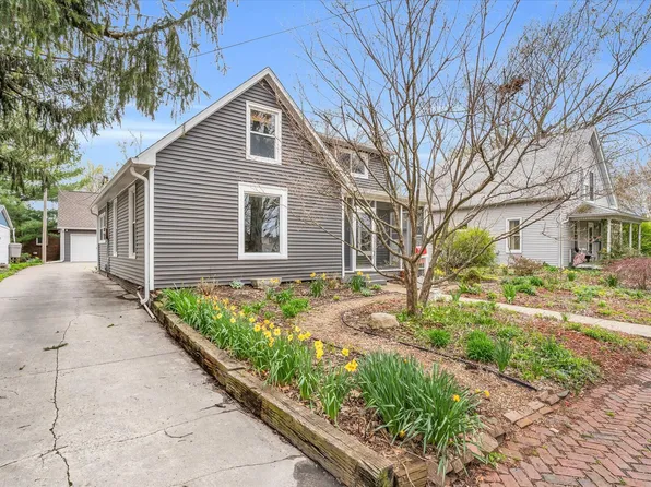 305 E Oregon St, Urbana, IL 61801