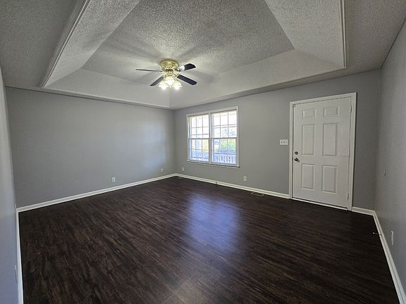 4th image of 3416 Albert Dr