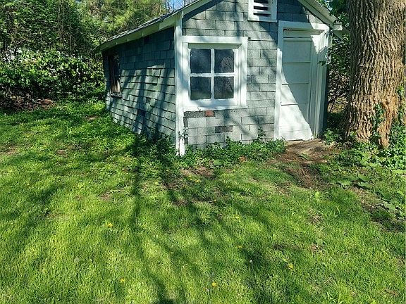 5th image of 825 Englewood Dr