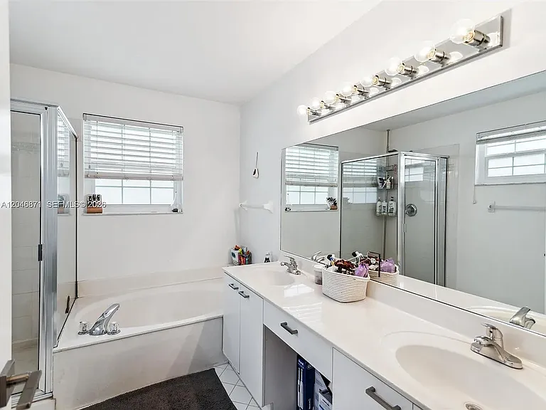 15760 NW 16th Ct — Photo 6