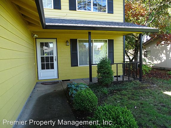 2nd image of 706 NE 173rd Ave