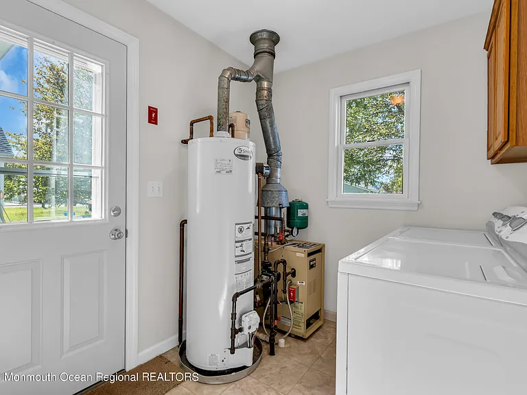 408 Newport Ave — Photo 27