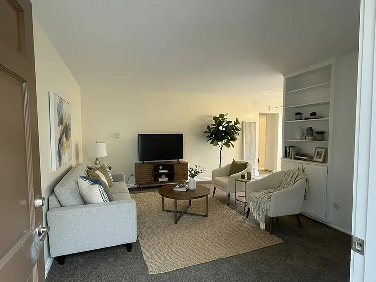 34th Street Apartments — Photo 3