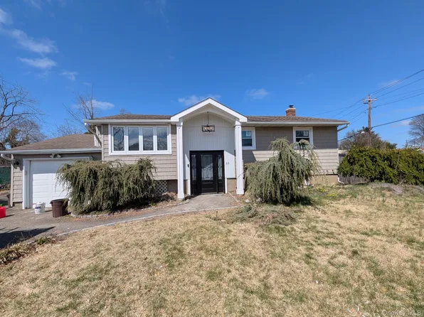 33 Hinton Avenue, Babylon, NY 11702