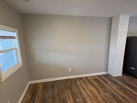 2nd image of 2959 N Gladstone Ave