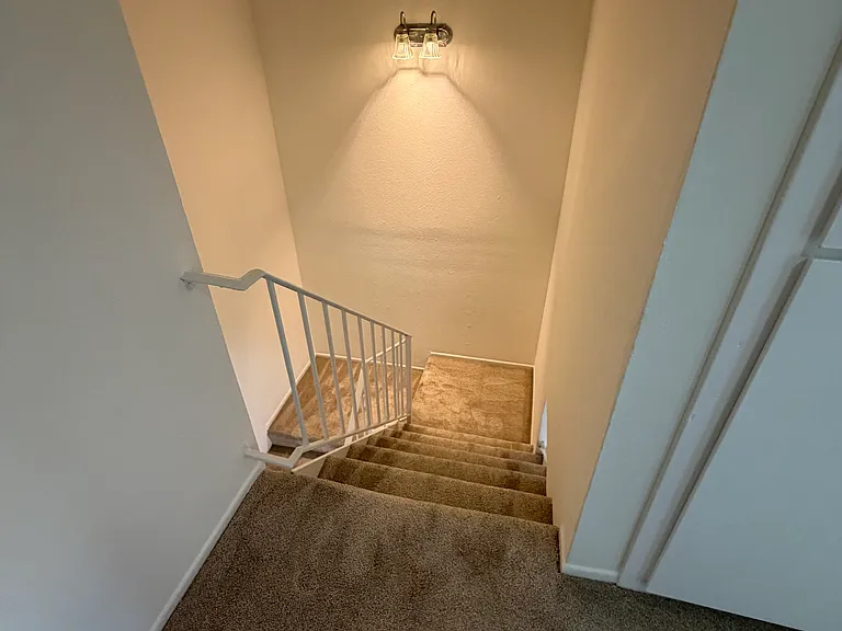 9131 Burnet Ave — Photo 13