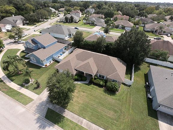 3rd image of 1034 Sadie Ln