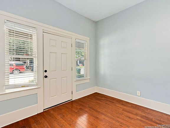 5th image of 134 PANAMA AVE