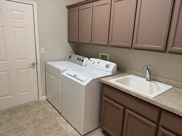 2350 NE Mary Rose Pl #2 — Photo 42