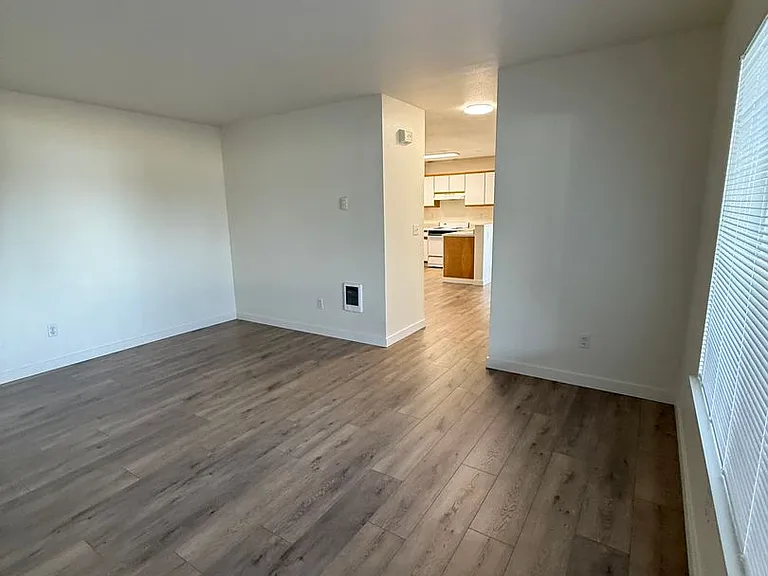 5388 N Hills Dr — Photo 10